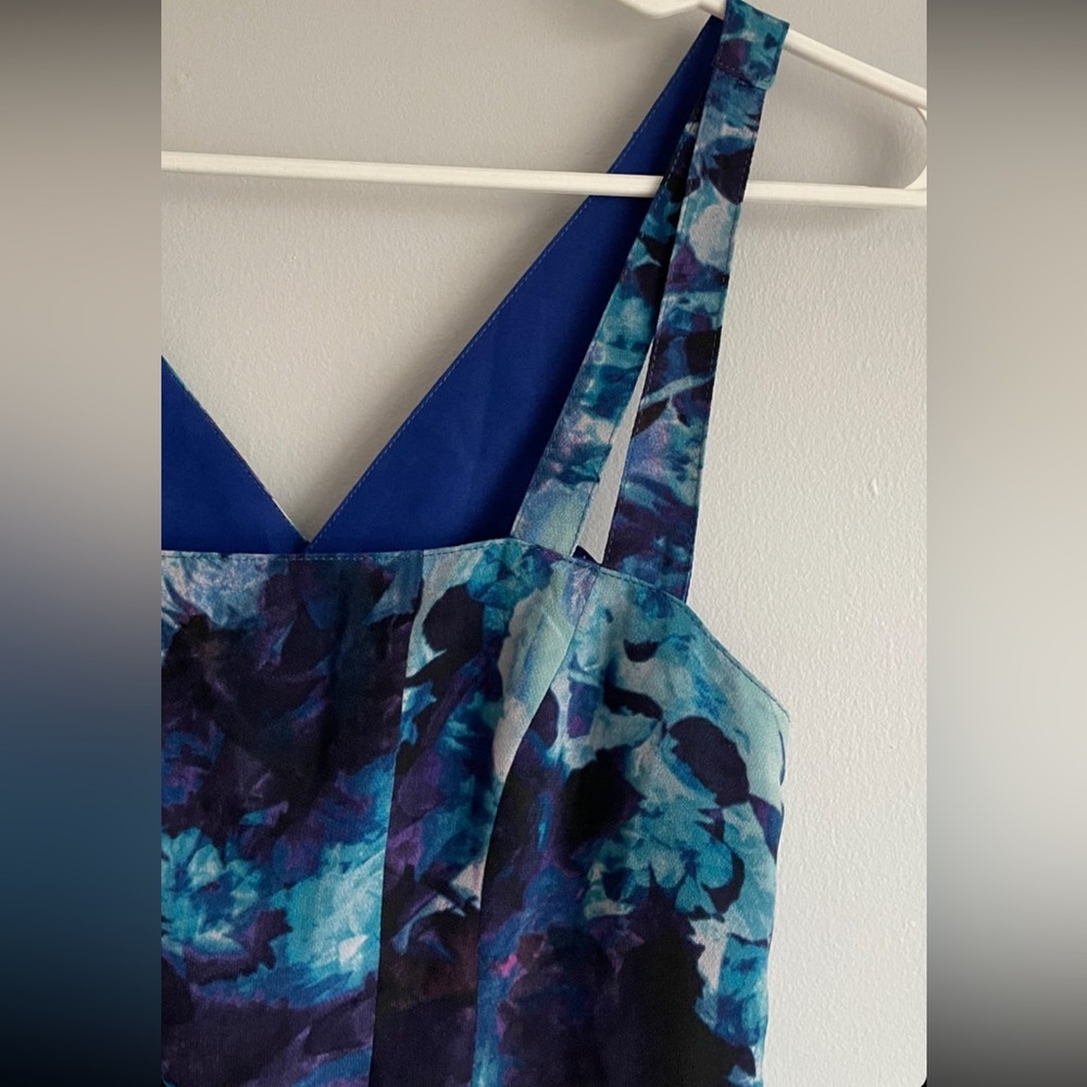 LAST CHANCE Urban Outfitters abstract print cut-out dress size 0 - Picture 2 of 9